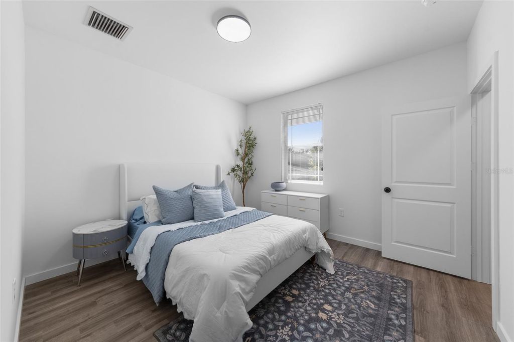 Image 11 of property listing at 1593 NW 29TH ROAD 5, Gainesville, FL 32605