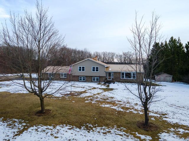 N2349 Overgaard Road, Elroy, WI 53929