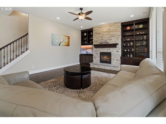 15362 Nw DELIA St, Portland, OR 97229