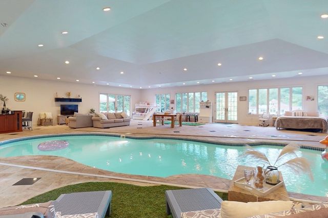 22 Old Cambridge Turnpike, Lincoln, MA 01773