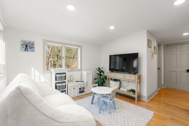 22 Old Cambridge Turnpike, Lincoln, MA 01773