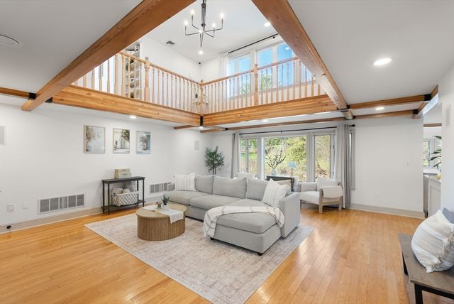 22 Old Cambridge Turnpike, Lincoln, MA 01773