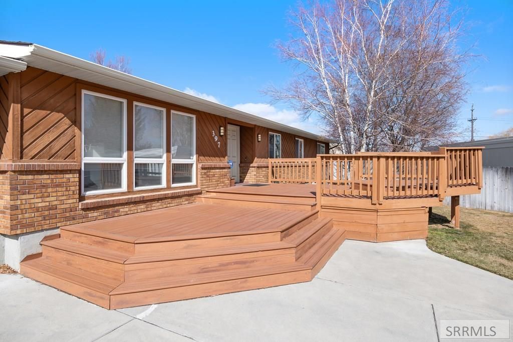 Image 4 of property listing at 397 Hemlock Circle, Idaho Falls, ID 83401