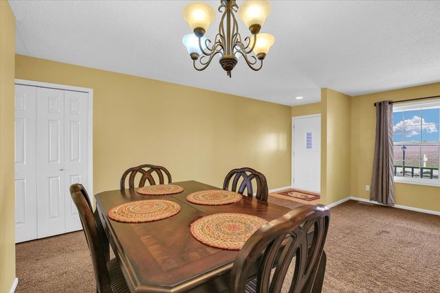 609 Pheasant Run Road, Tuscola, IL 61953