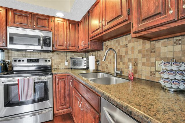 609 Pheasant Run Road, Tuscola, IL 61953