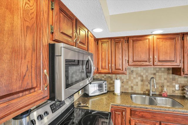 609 Pheasant Run Road, Tuscola, IL 61953