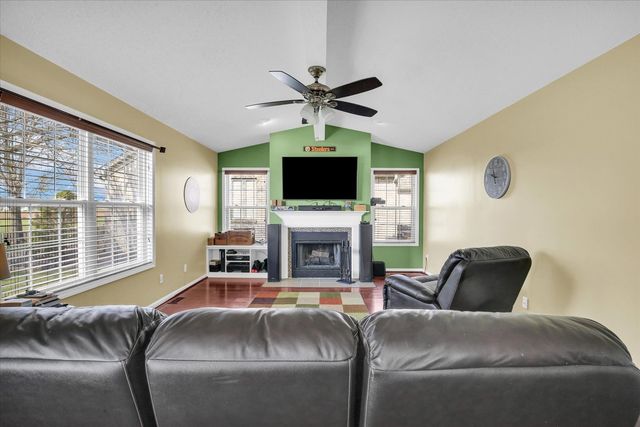 609 Pheasant Run Road, Tuscola, IL 61953