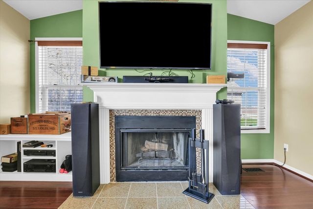 609 Pheasant Run Road, Tuscola, IL 61953