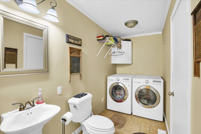 609 Pheasant Run Road, Tuscola, IL 61953