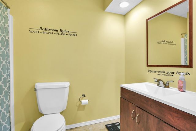 609 Pheasant Run Road, Tuscola, IL 61953