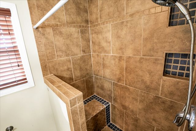 609 Pheasant Run Road, Tuscola, IL 61953