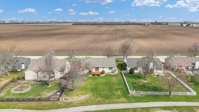 609 Pheasant Run Road, Tuscola, IL 61953