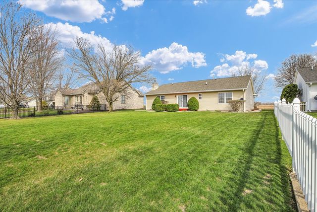 609 Pheasant Run Road, Tuscola, IL 61953