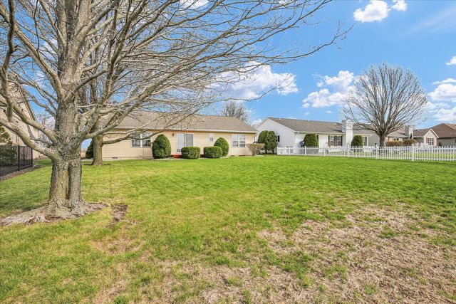 609 Pheasant Run Road, Tuscola, IL 61953