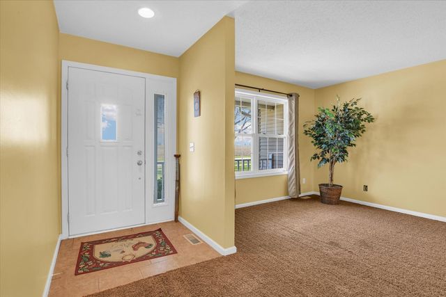 609 Pheasant Run Road, Tuscola, IL 61953