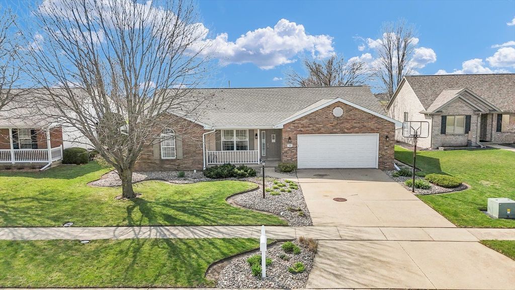 609 Pheasant Run Road, Tuscola, IL 61953