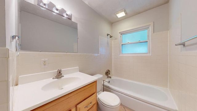 1009 Minerva Avenue, Columbus, OH 43229