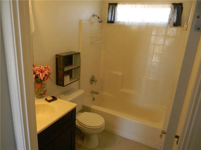 16846 E Avenue T, Llano, CA 93544