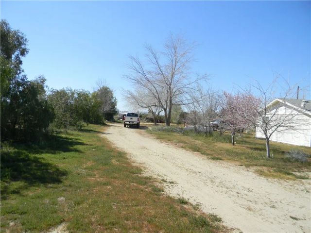 16846 E Avenue T, Llano, CA 93544