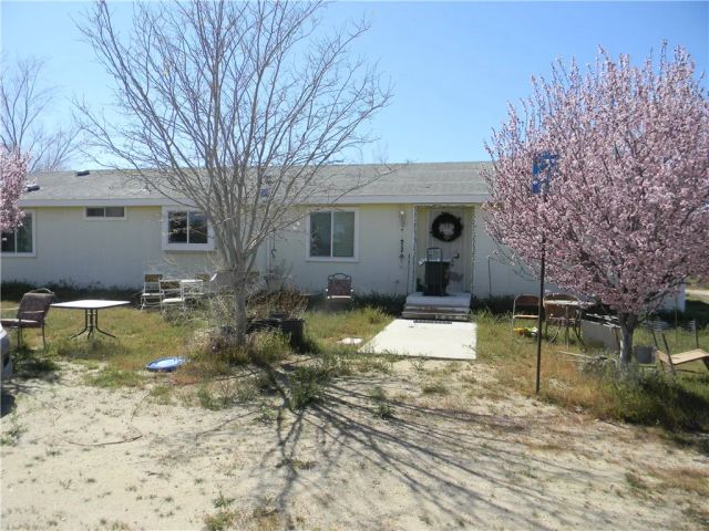 16846 E Avenue T, Llano, CA 93544