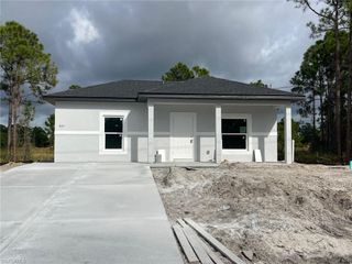 857 Bently ST E, Lehigh Acres, FL 33974