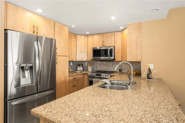 700 E Ocean 2406, Long Beach, CA 90802