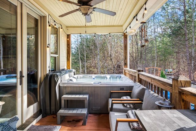 476 Licklog Ridge, Hayesville, NC 28904