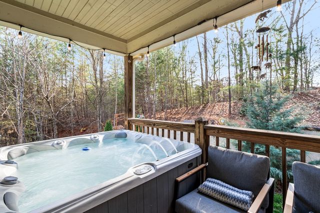 476 Licklog Ridge, Hayesville, NC 28904