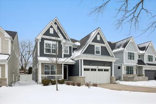 557 N Myrtle Avenue, Elmhurst, IL 60126