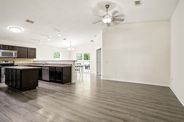 9207 Timber Lane, Navarre, FL 32566