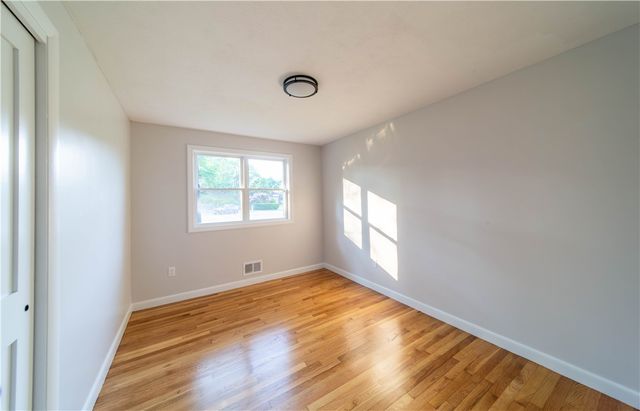 24 W Knollwood Circle, North Kingstown, RI 02852
