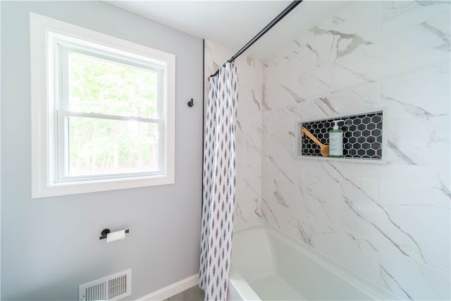 24 W Knollwood Circle, North Kingstown, RI 02852