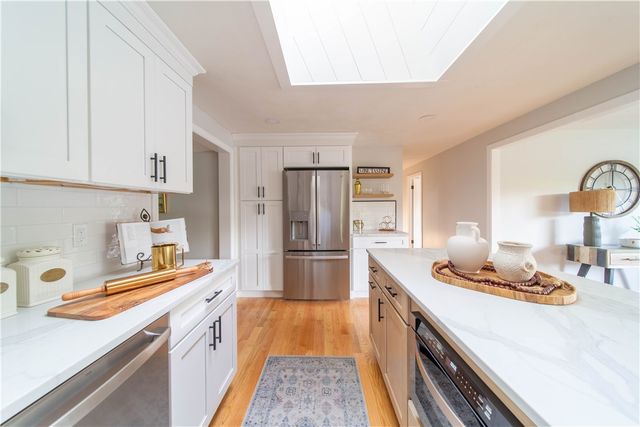 24 W Knollwood Circle, North Kingstown, RI 02852