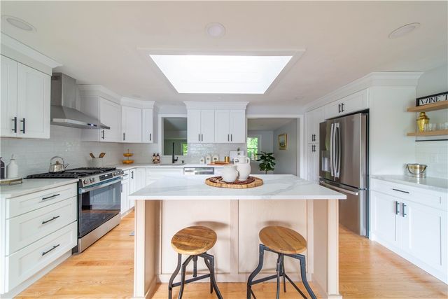 24 W Knollwood Circle, North Kingstown, RI 02852