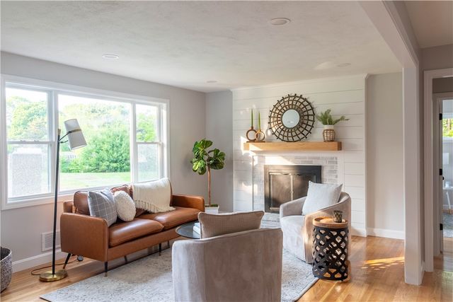 24 W Knollwood Circle, North Kingstown, RI 02852