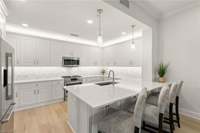 9213 Museo CIR 103, Naples, FL 34114