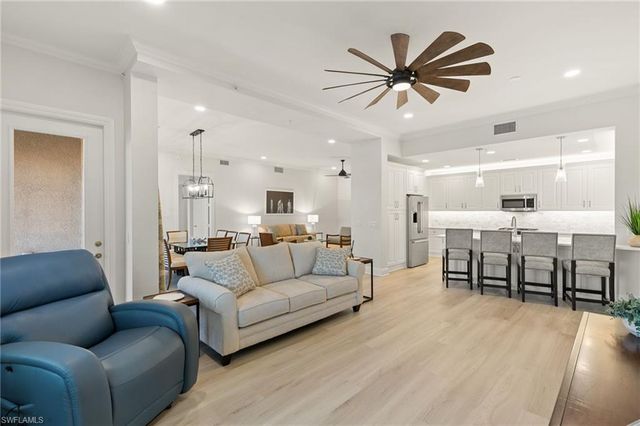 9213 Museo CIR 103, Naples, FL 34114