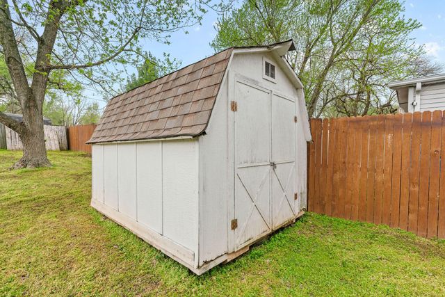 2710 E Horning Street, Springfield, MO 65802