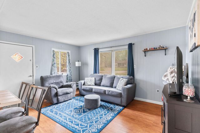 2710 E Horning Street, Springfield, MO 65802