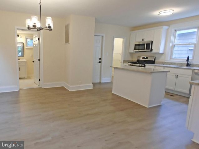 22 LEEWAY RD, Baltimore, MD 21222