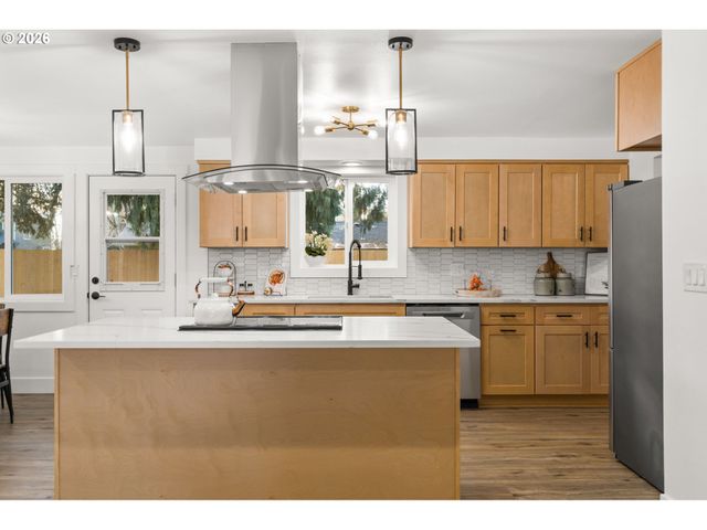 3708 KIRSTEN St, Eugene, OR 97404