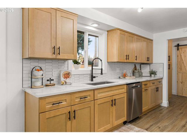 3708 KIRSTEN St, Eugene, OR 97404