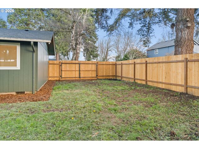 3708 KIRSTEN St, Eugene, OR 97404