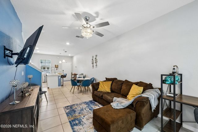 575 OAKLEAF PLANTATION Parkway 103, Orange Park, FL 32065