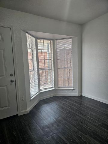 9201 Clarewood Drive 204, Houston, TX 77036