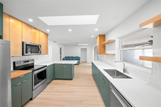 1404 64TH STREET NW, Bradenton, FL 34209