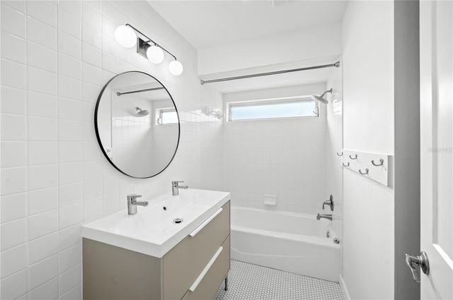 1404 64TH STREET NW, Bradenton, FL 34209