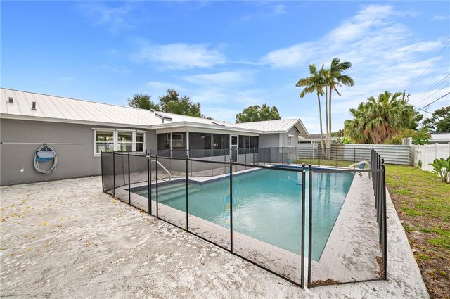 1404 64TH STREET NW, Bradenton, FL 34209
