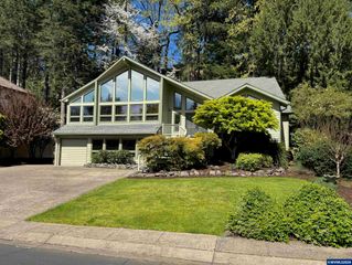 391 McNary Heights Dr N, Keizer, OR 97303