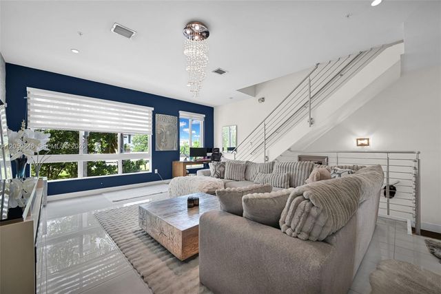 10350 NW 64th Street, Doral, FL 33178